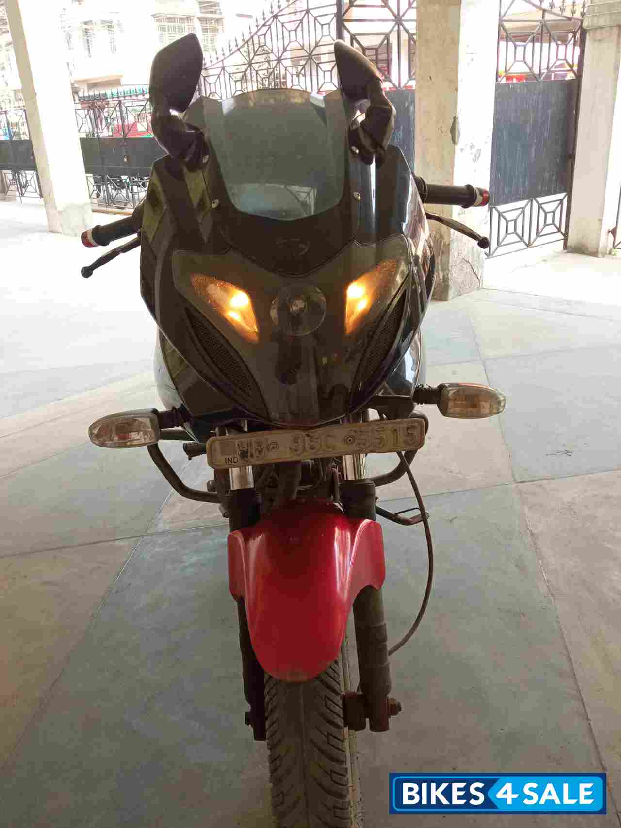 Bajaj Pulsar 220 DTSi