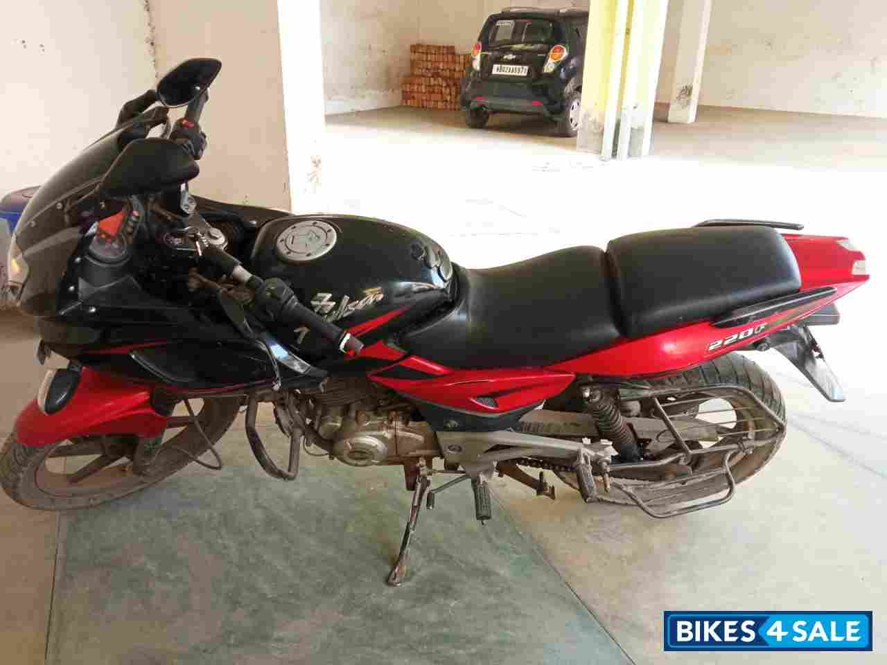 Bajaj Pulsar 220 DTSi