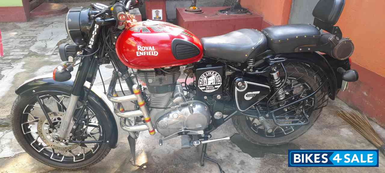 Red Royal Enfield Classic 350 Redditch Red