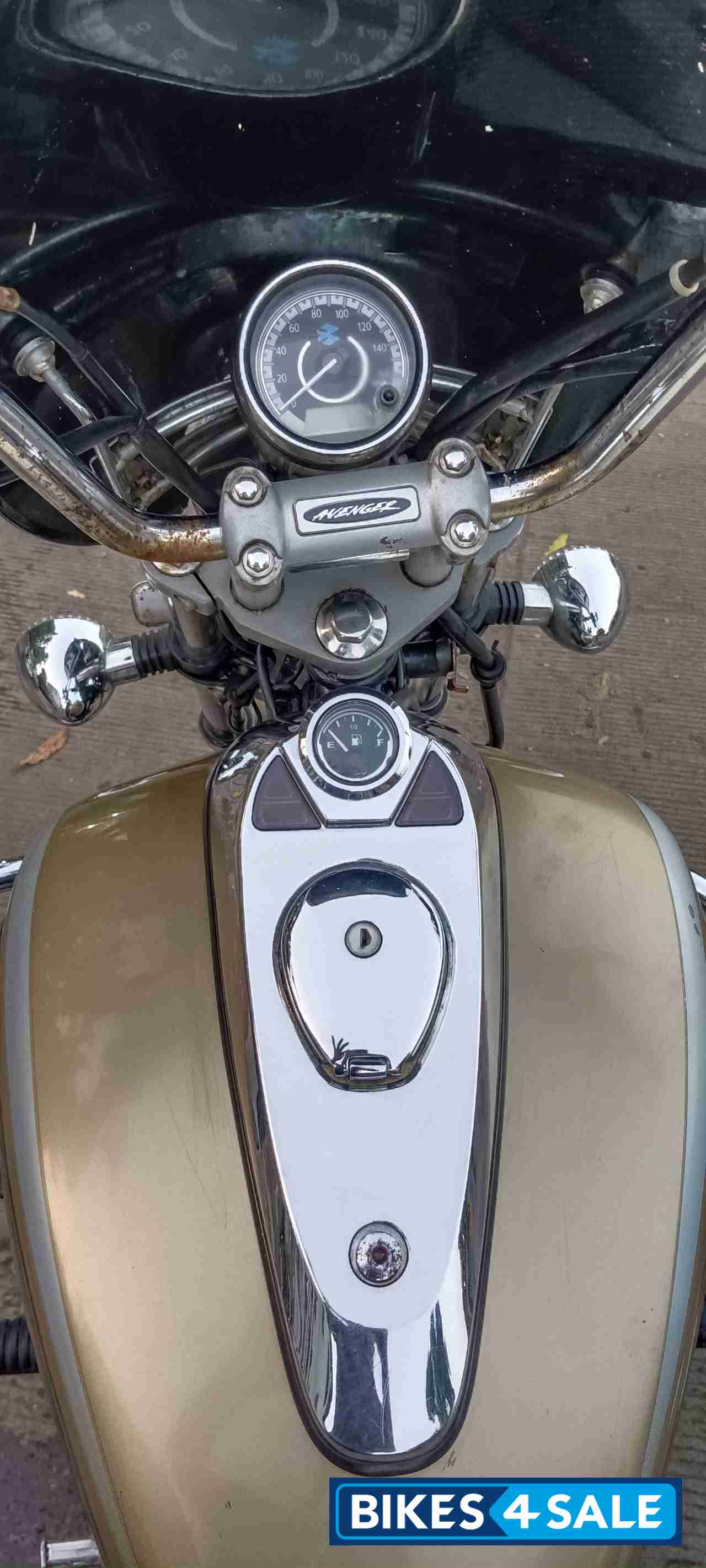 Bajaj Avenger Cruise 220