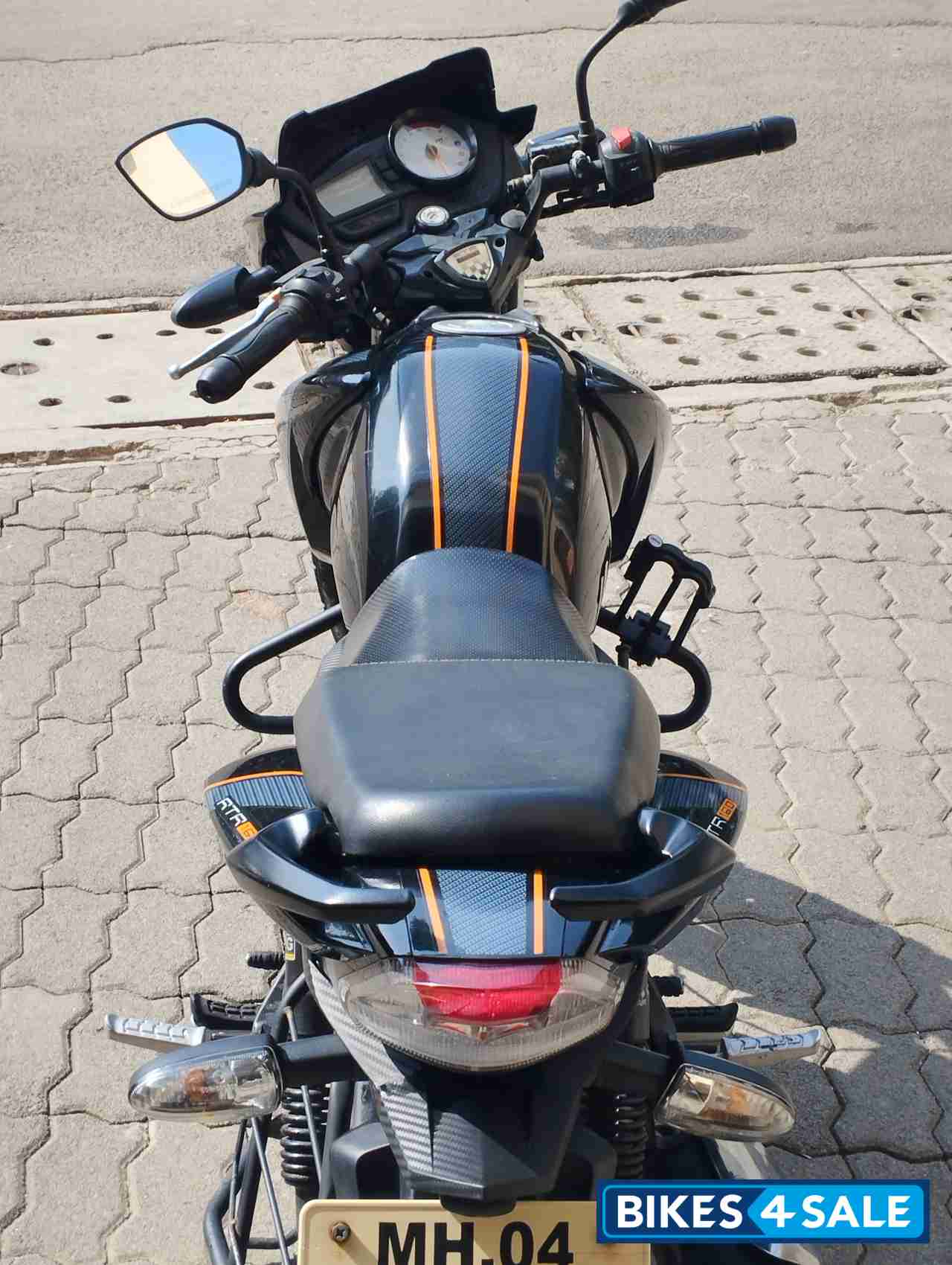 Black TVS Apache RTR 160
