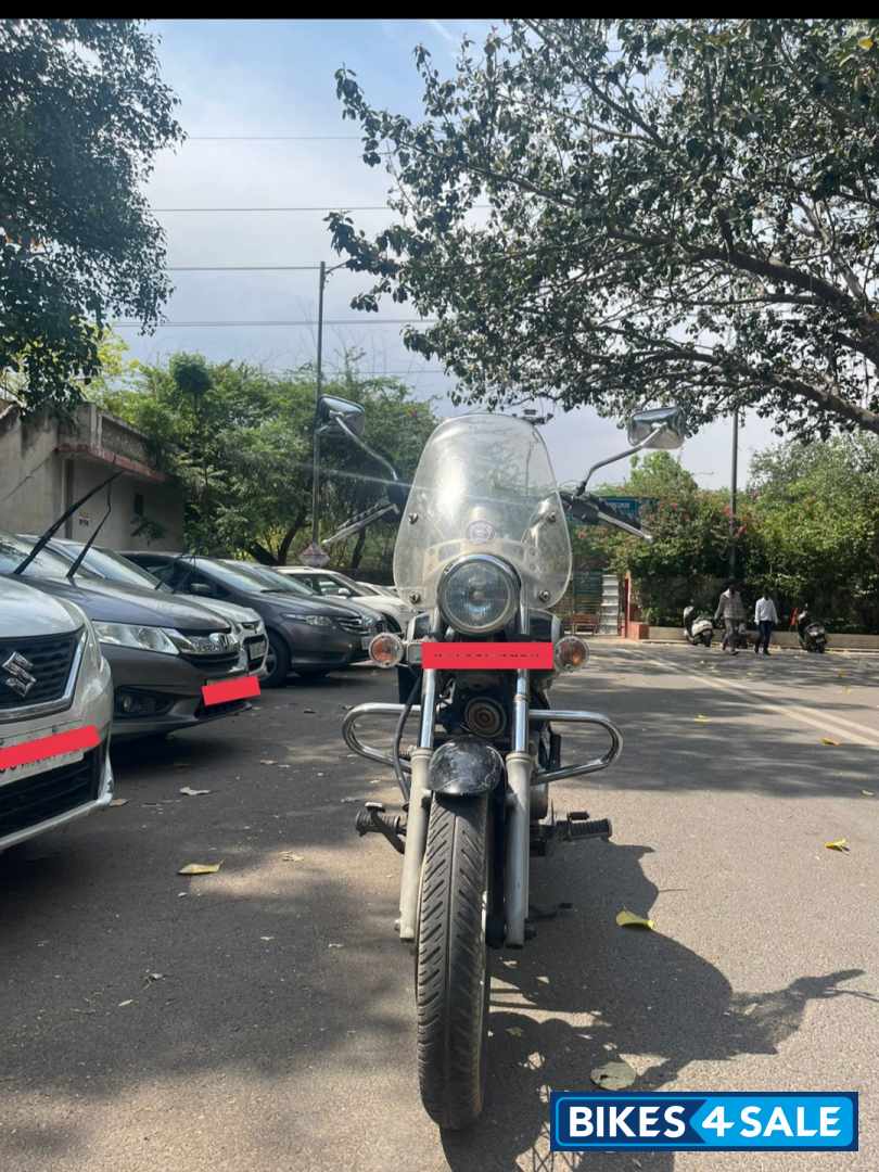 Ebony Black Bajaj Avenger Cruise 220