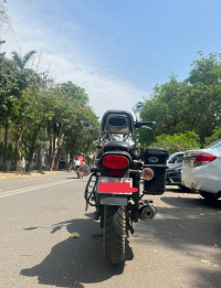 Ebony Black Bajaj Avenger Cruise 220