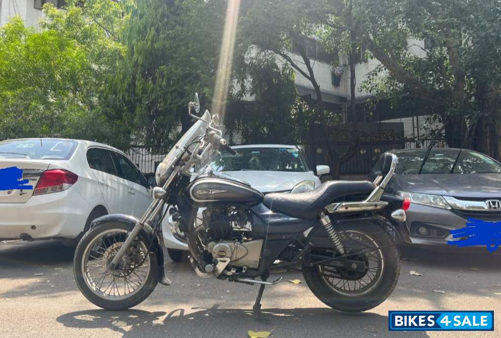 Ebony Black Bajaj Avenger Cruise 220