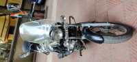 Black Bajaj Avenger Cruise 220