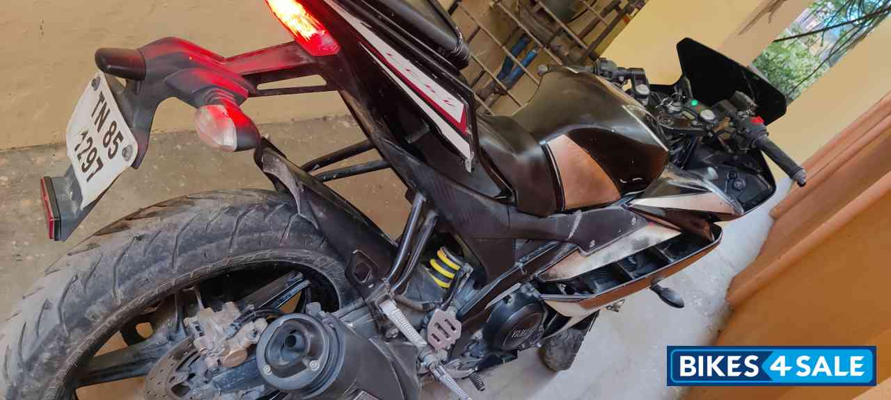Yamaha YZF R15 V2