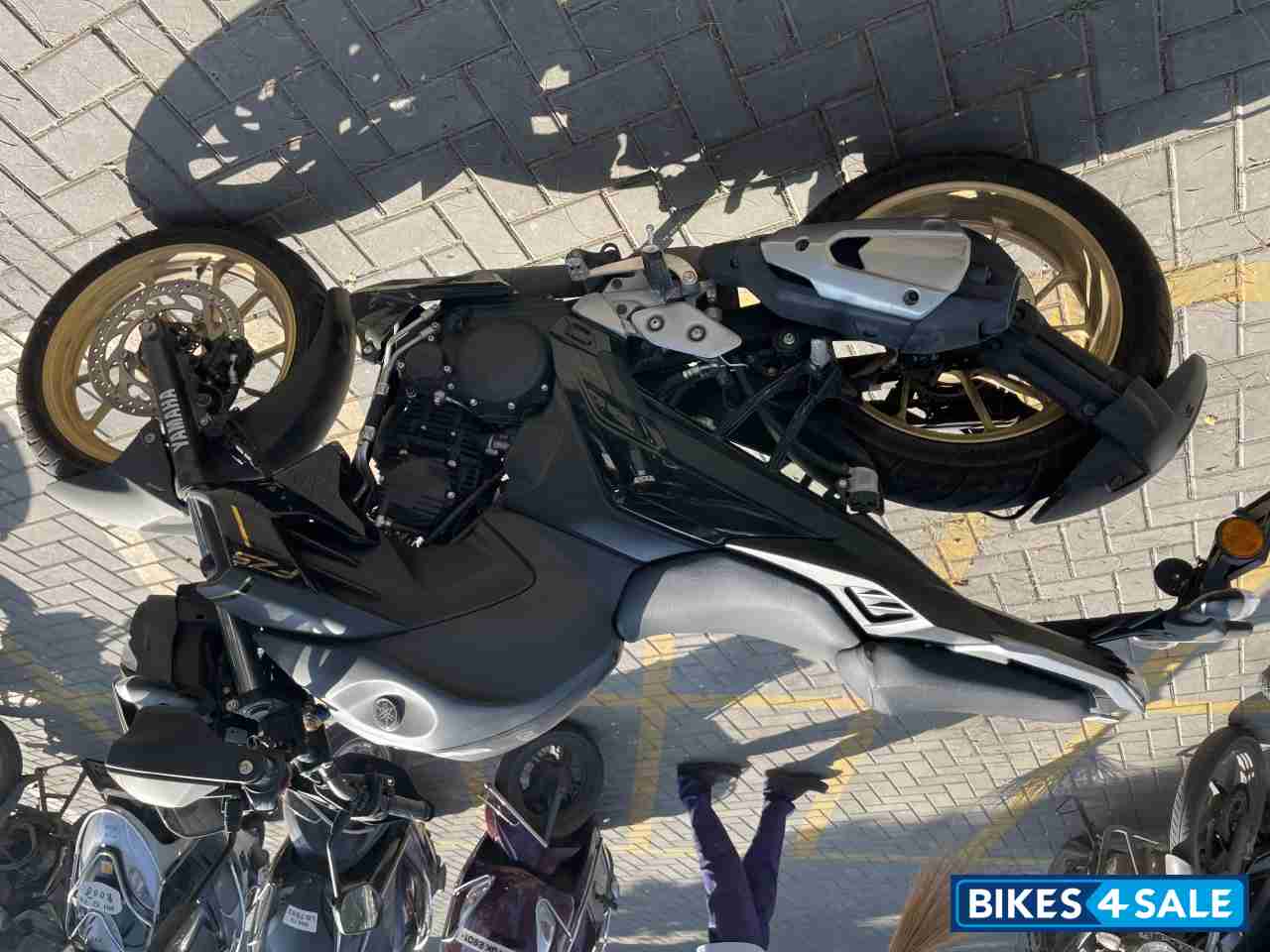 Matte Black Yamaha FZ 25 BS6