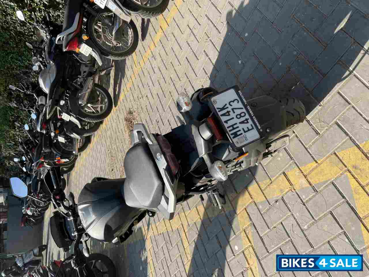 Matte Black Yamaha FZ 25 BS6