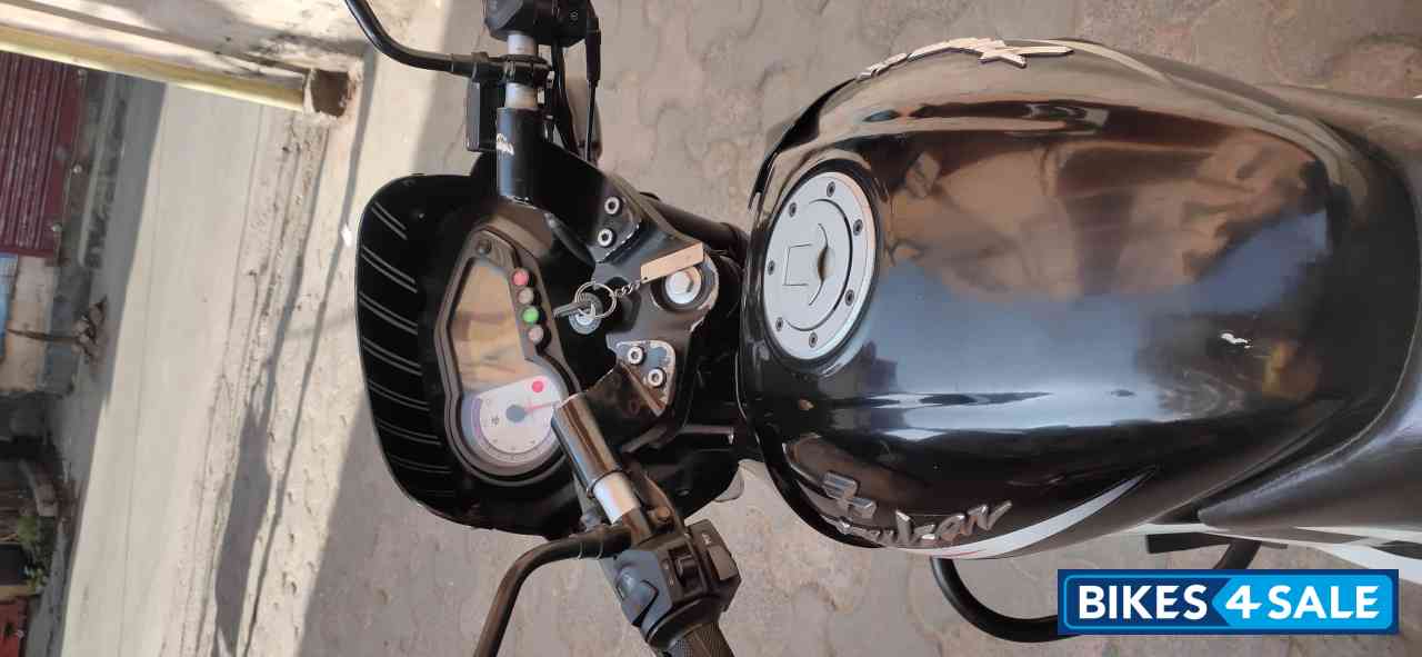 Black White Bajaj Pulsar 150 DTSi