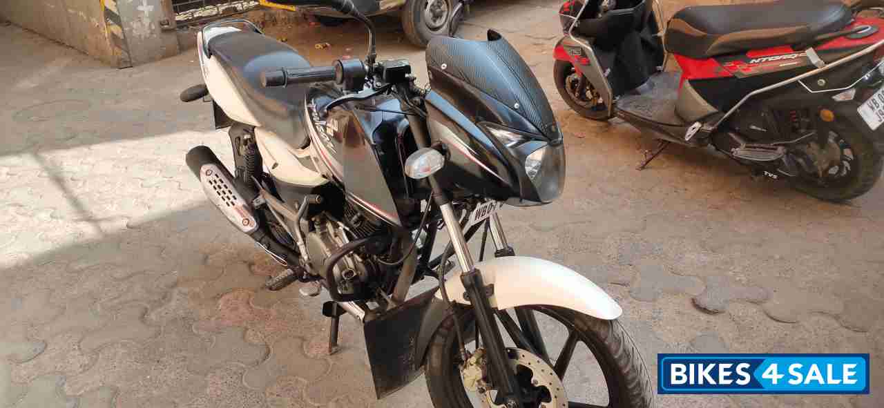 Black White Bajaj Pulsar 150 DTSi