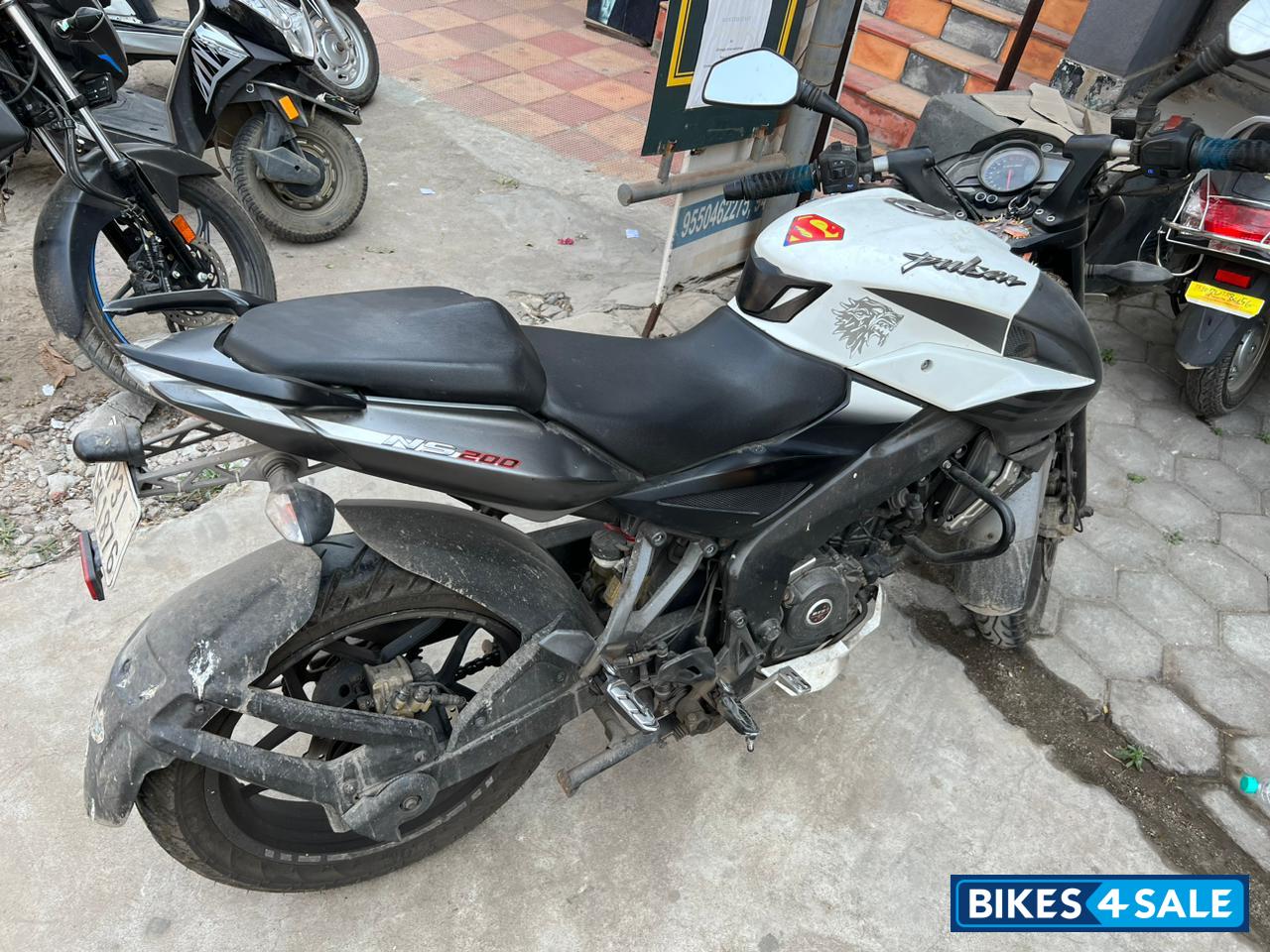 Pearl White Bajaj Pulsar 200 NS ABS