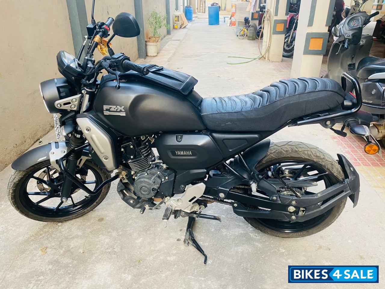 Mat Black Yamaha  FZ-X