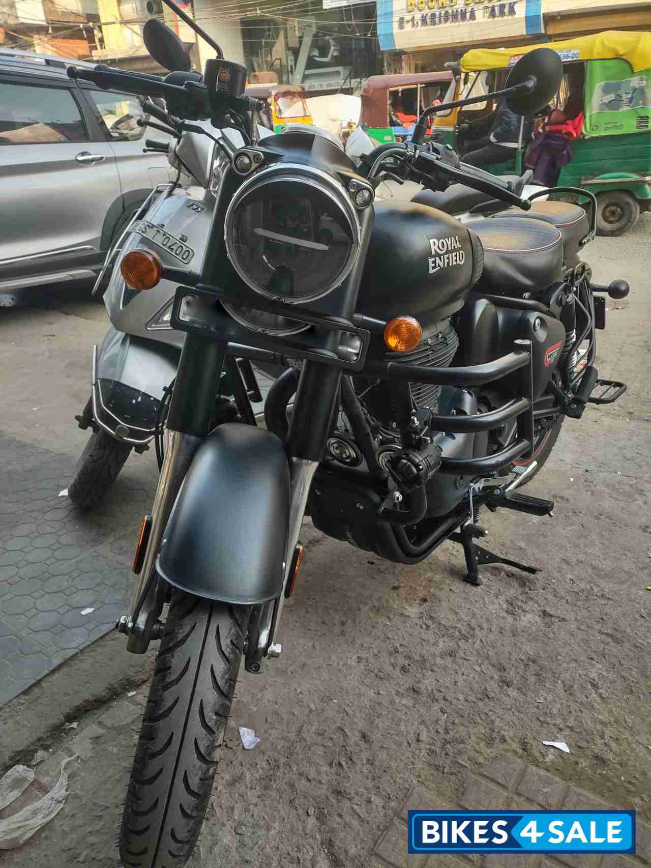 Royal Enfield Classic Stealth Black