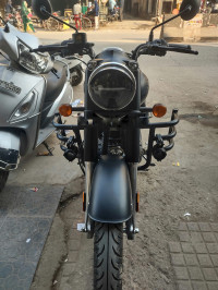 Royal Enfield Classic Stealth Black