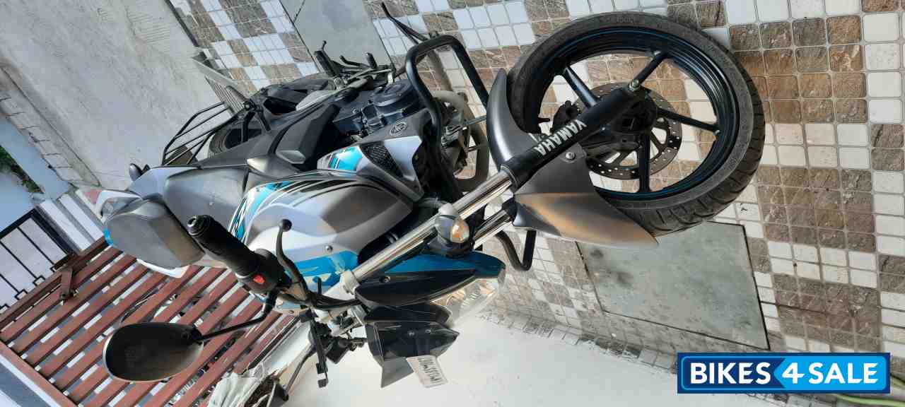Yamaha FZ-S FI V2 Yamaha FZ-S FI V2