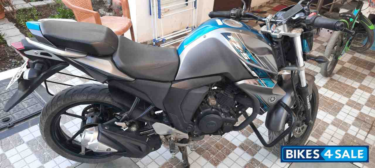 Yamaha FZ-S FI V2 Yamaha FZ-S FI V2