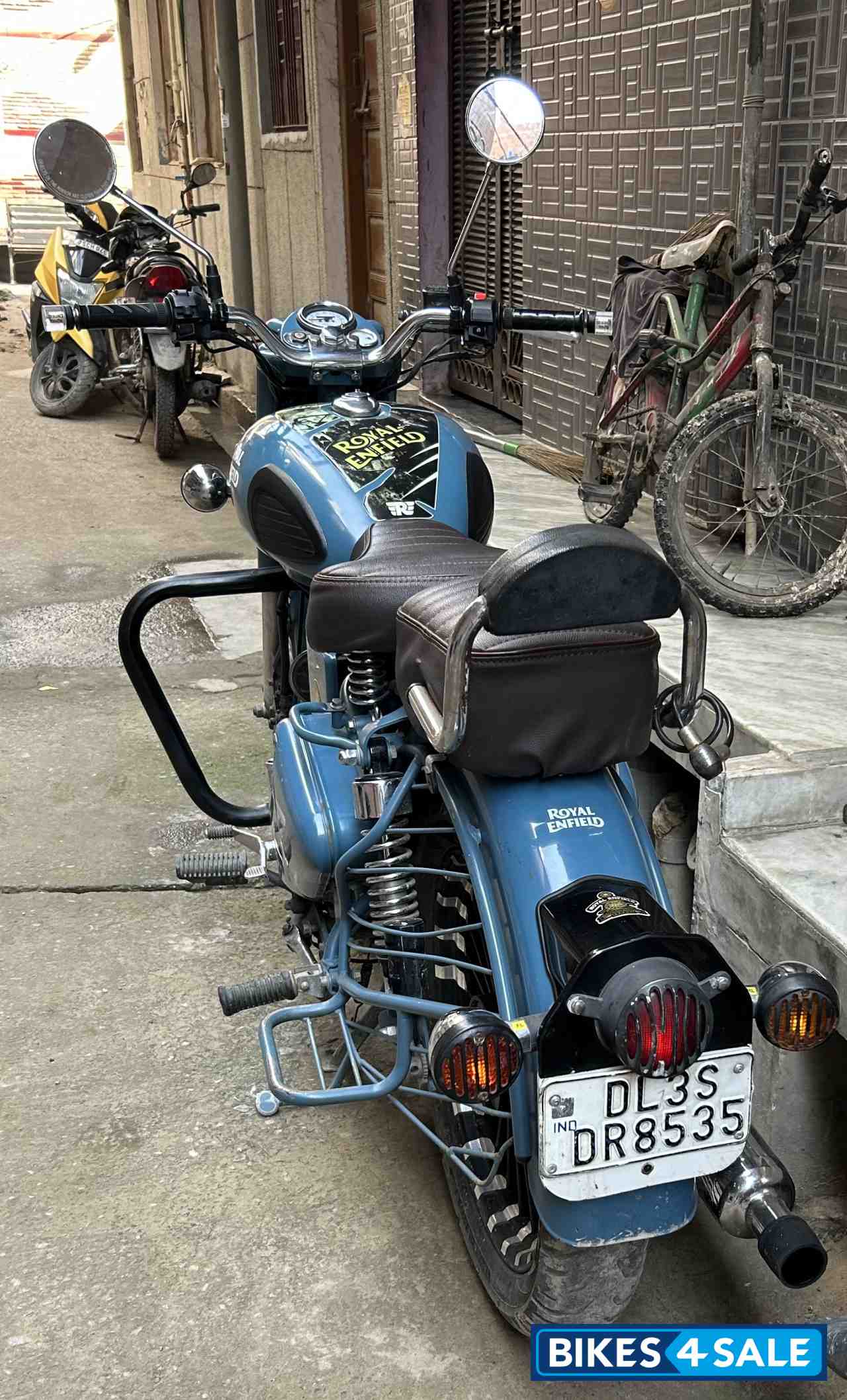 Royal Enfield Classic Squadron Blue