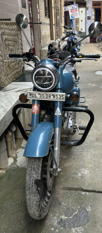 Royal Enfield Classic Squadron Blue