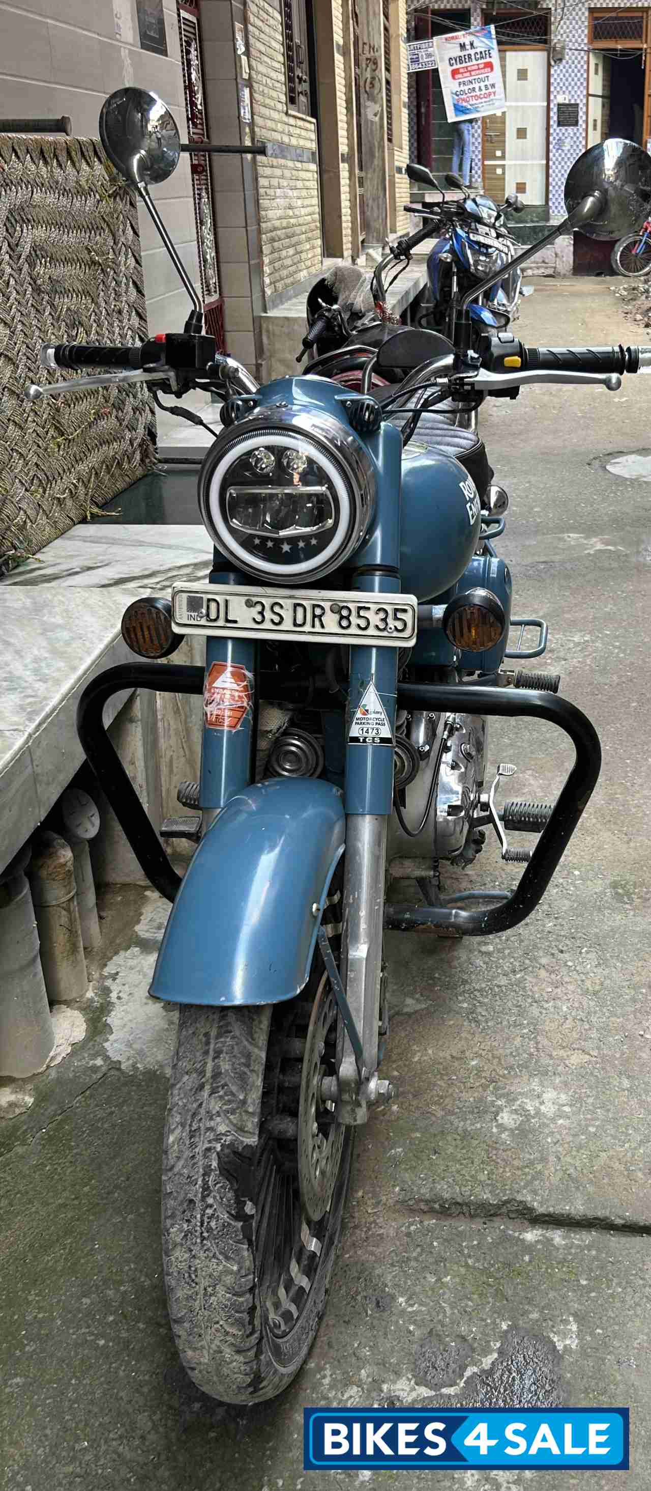 Royal Enfield Classic Squadron Blue Royal Enfield Classic Squadron Blue