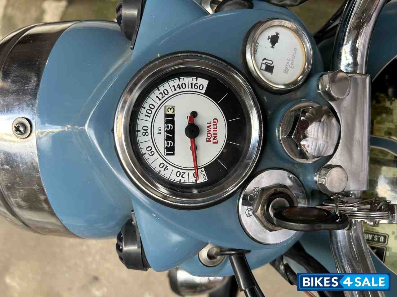 Royal Enfield Classic Squadron Blue Royal Enfield Classic Squadron Blue