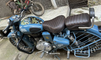 Royal Enfield Classic Squadron Blue