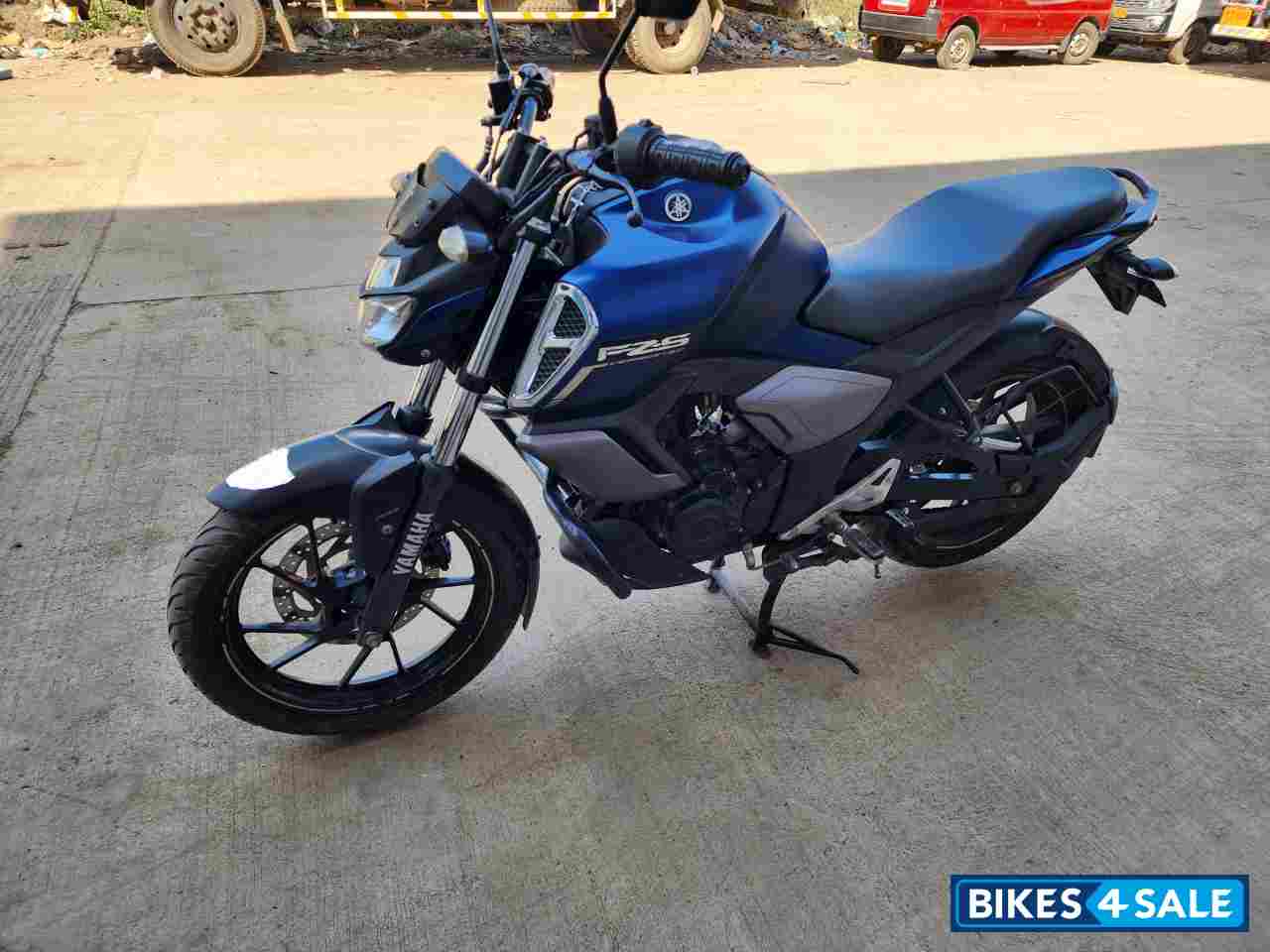 Blue Yamaha FZ-S FI V3