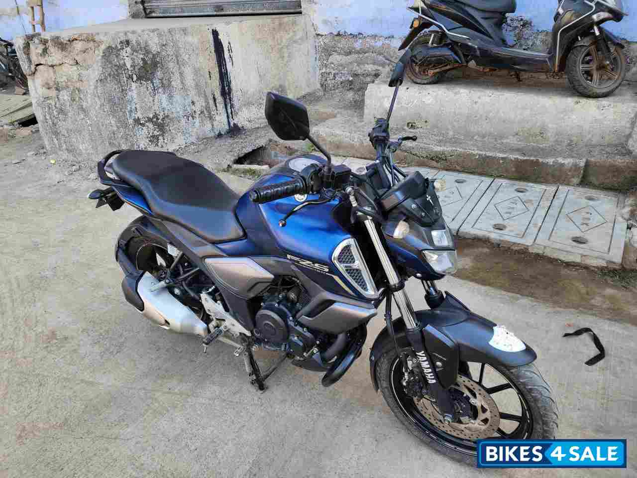 Blue Yamaha FZ-S FI V3