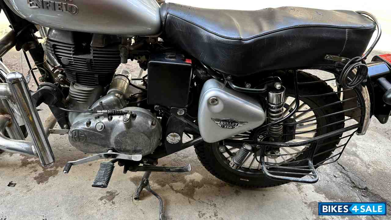 Grey Royal Enfield Bullet Electra Twinspark
