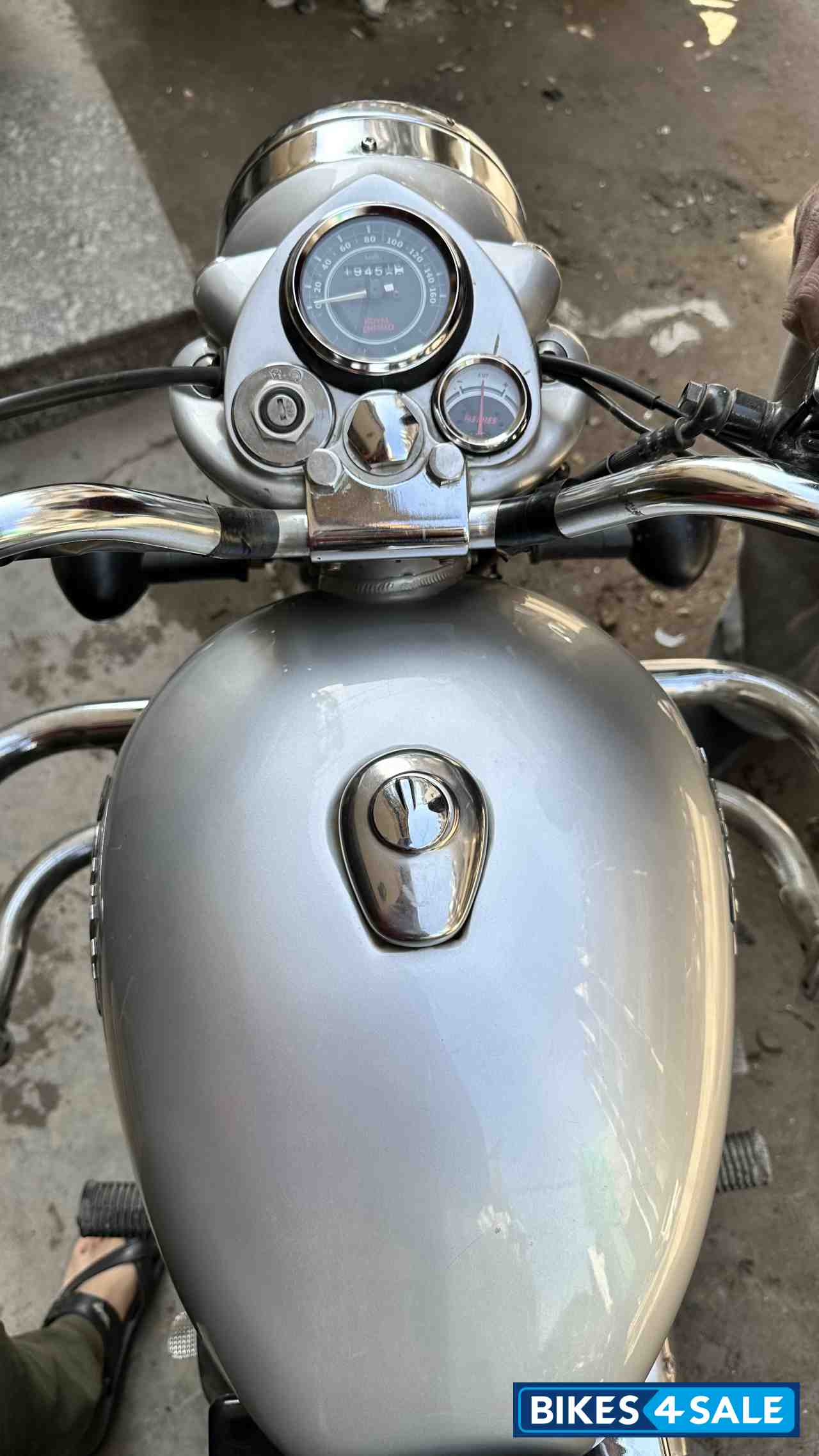Grey Royal Enfield Bullet Electra Twinspark