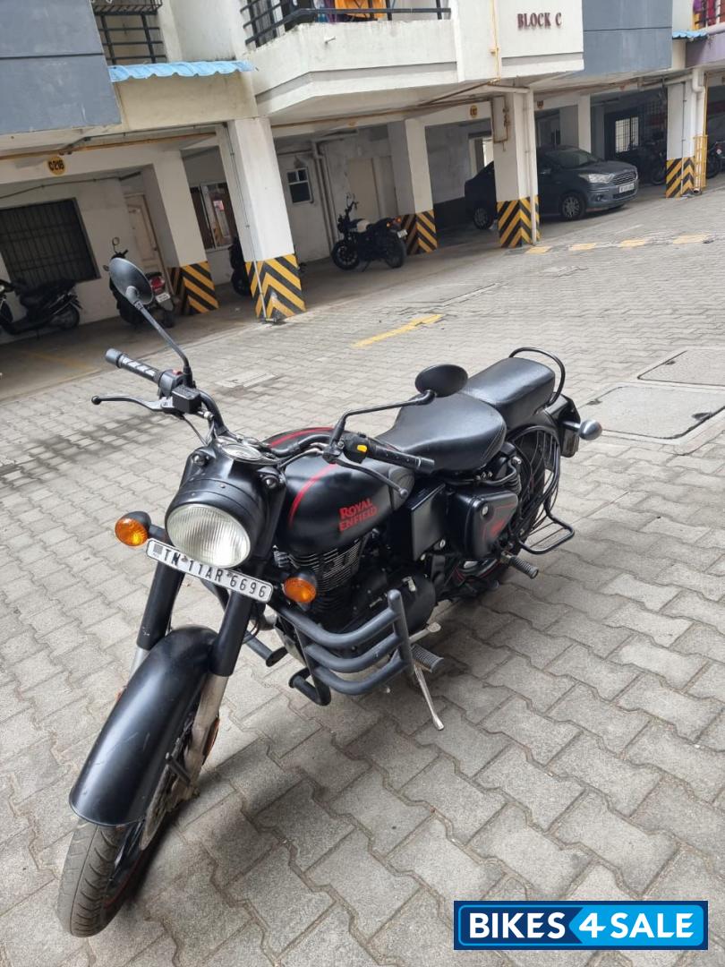 Royal Enfield Classic Stealth Black