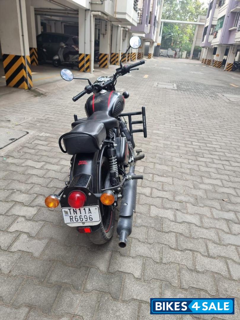 Royal Enfield Classic Stealth Black