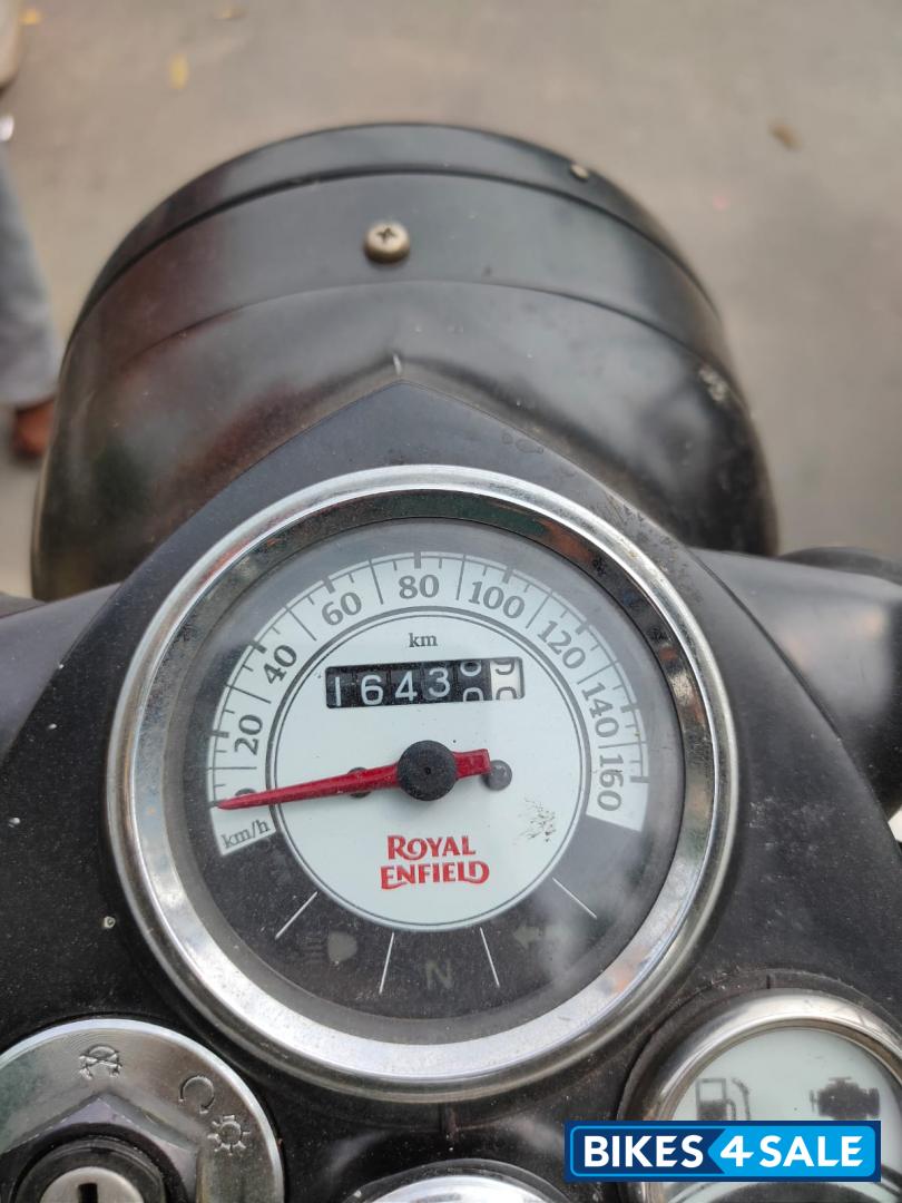 Royal Enfield Classic Stealth Black