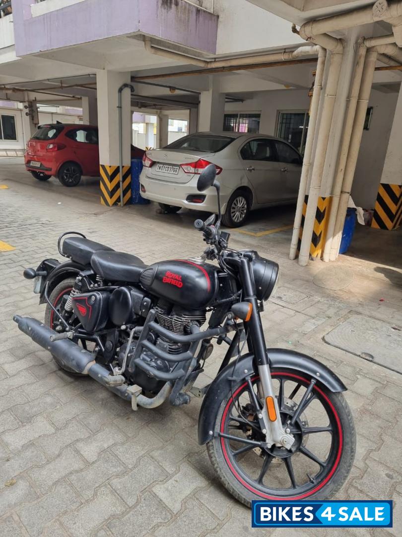 Royal Enfield Classic Stealth Black