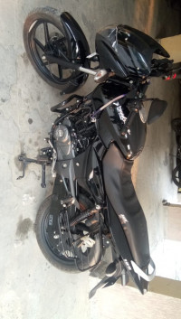 Black Bajaj Pulsar 125 Neon Disc Single Seat