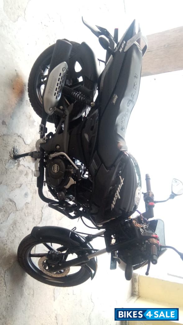 Black Bajaj Pulsar 125 Neon Disc Single Seat