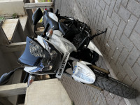 White TVS Apache RTR 180