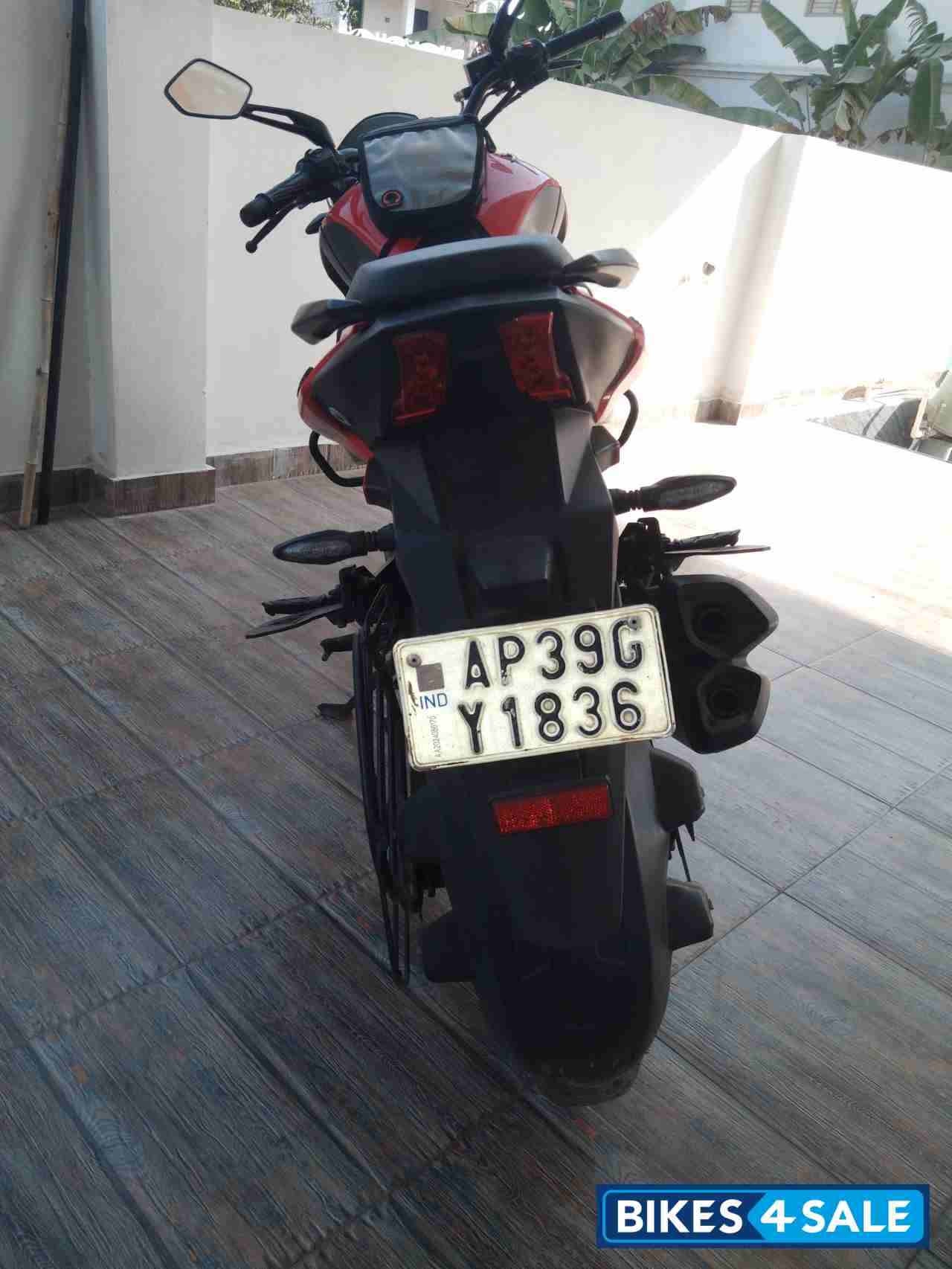 Red Bajaj Dominar 250 Red Bajaj Dominar 250