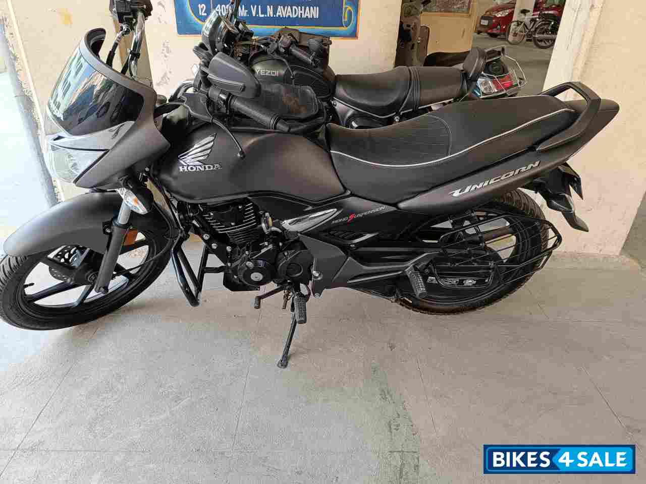 Mat Axis Grey Honda Unicorn 160 BS6