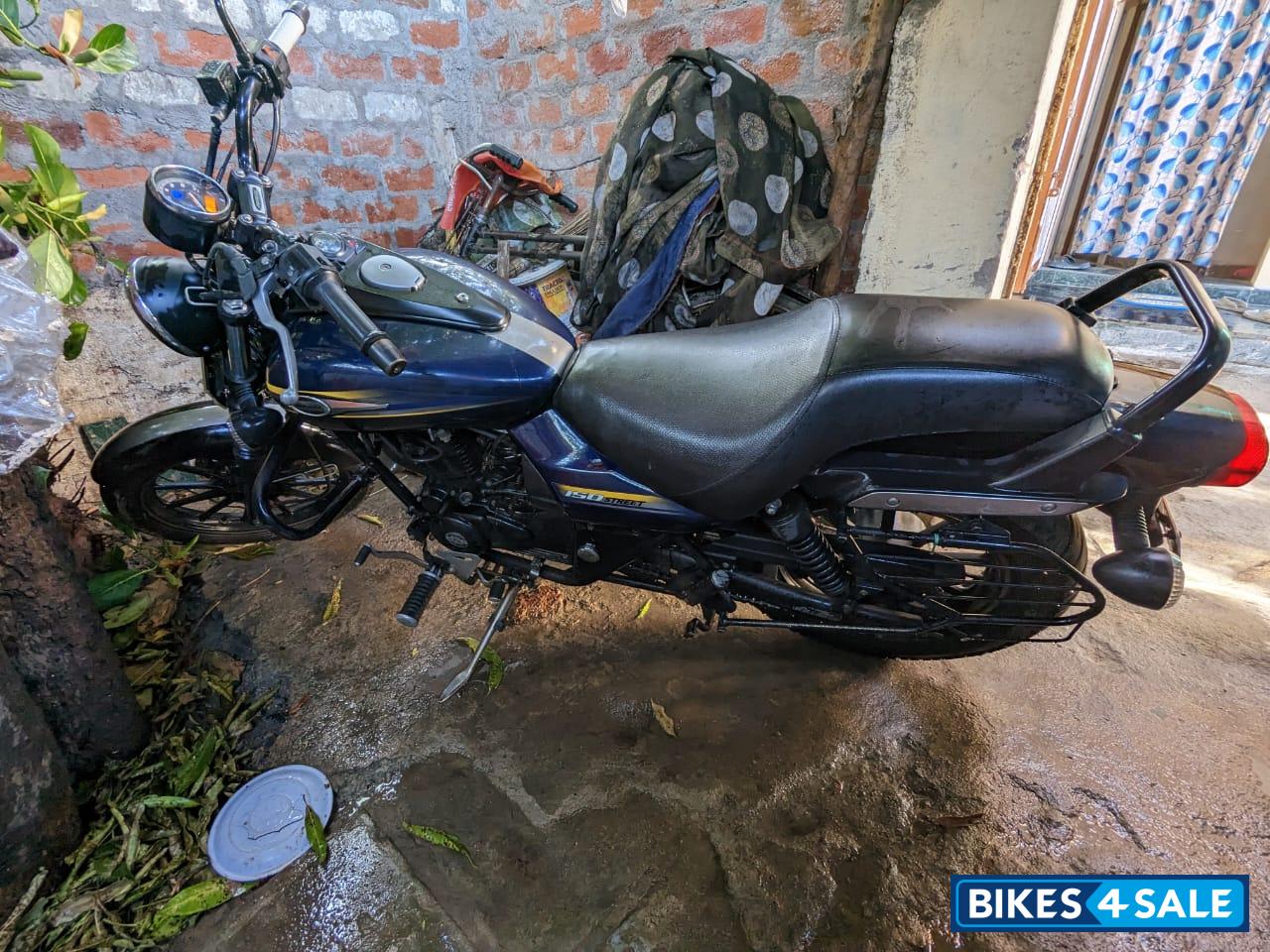 Bajaj Avenger Street 150