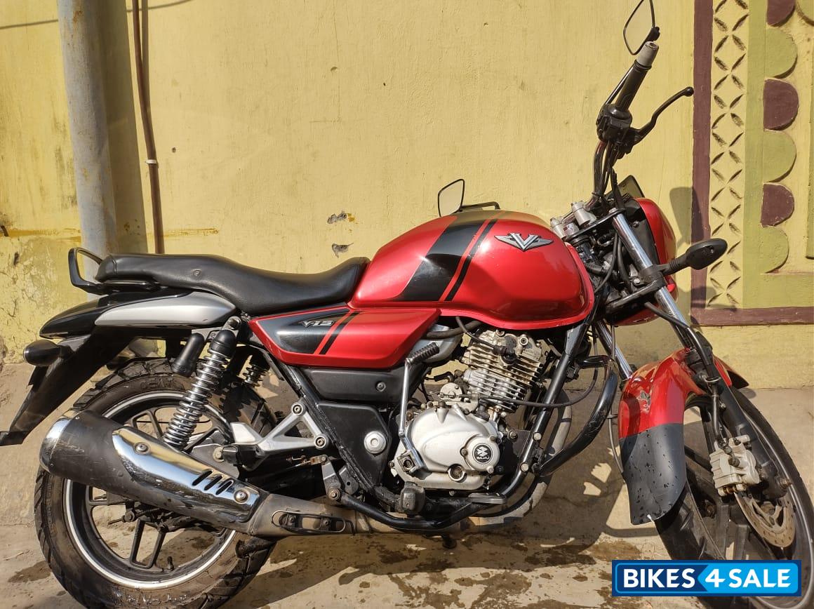 Red Bajaj V15