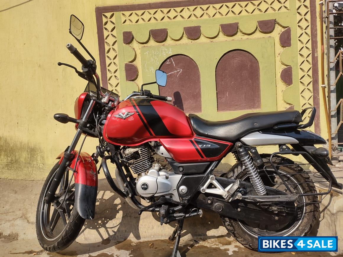 Red Bajaj V15