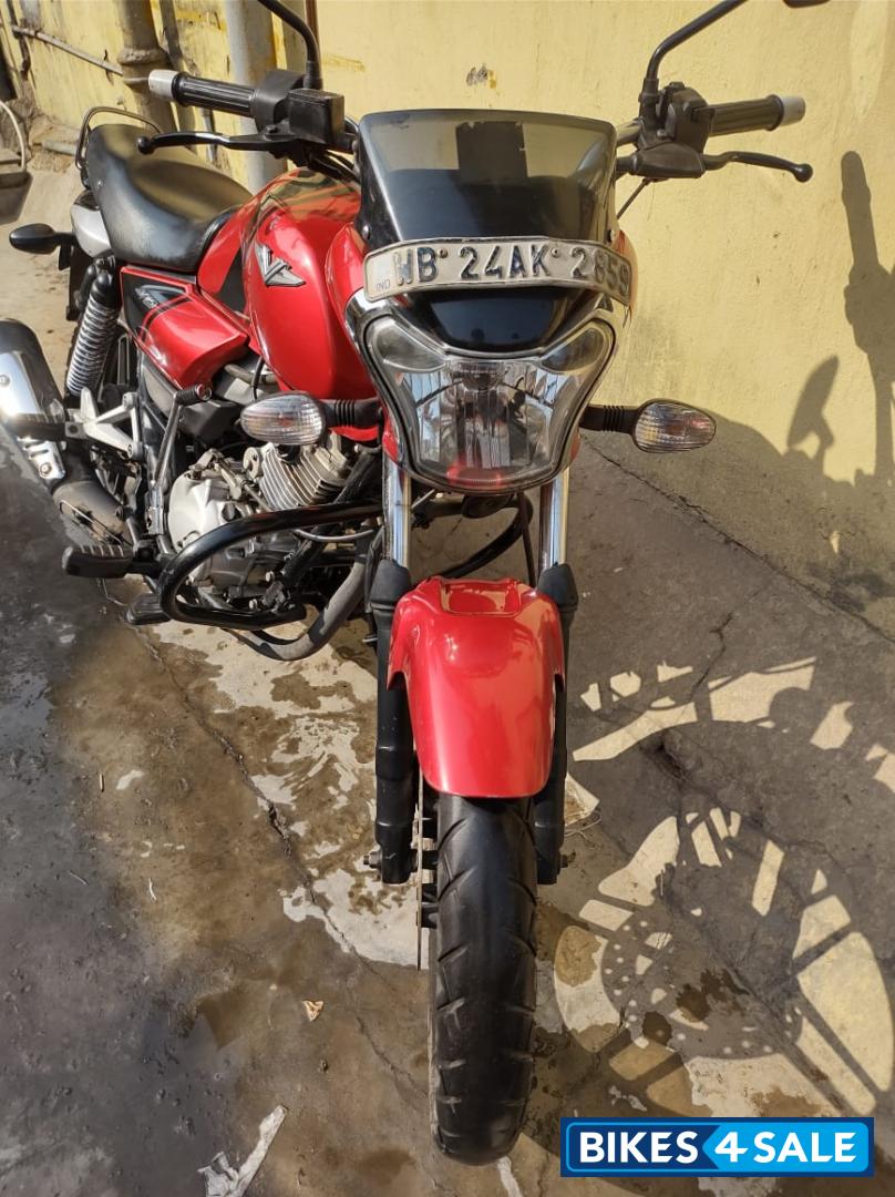 Red Bajaj V15