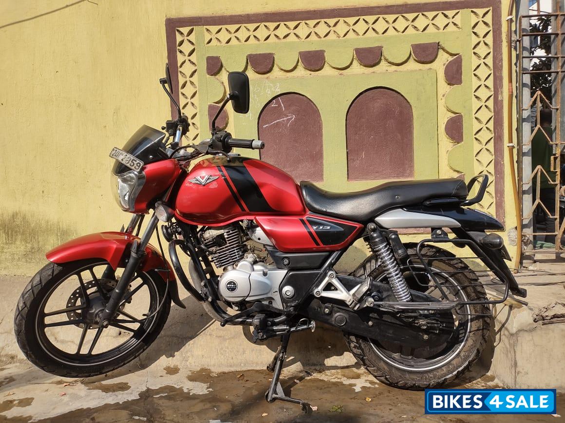 Red Bajaj V15