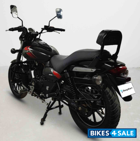 Bajaj Avenger Street 220