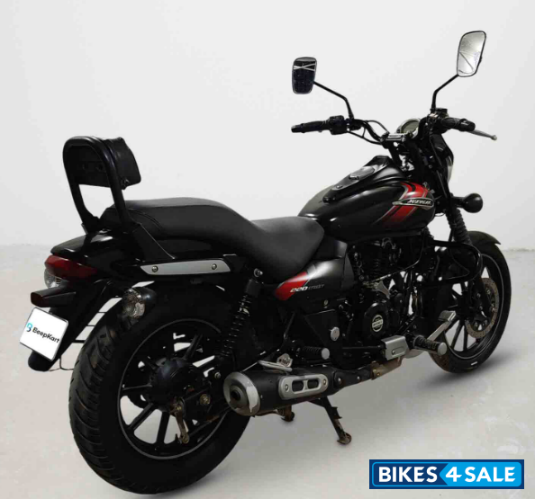 Bajaj Avenger Street 220