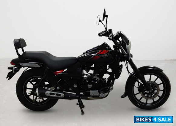 Bajaj Avenger Street 220