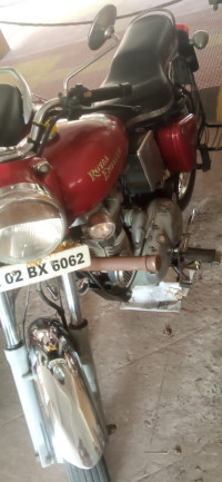 Red Royal Enfield Bullet 350 Twinspark