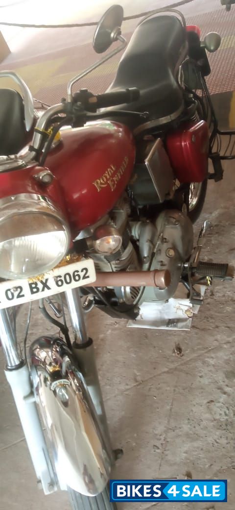 Red Royal Enfield Bullet 350 Twinspark Red Royal Enfield Bullet 350 Twinspark