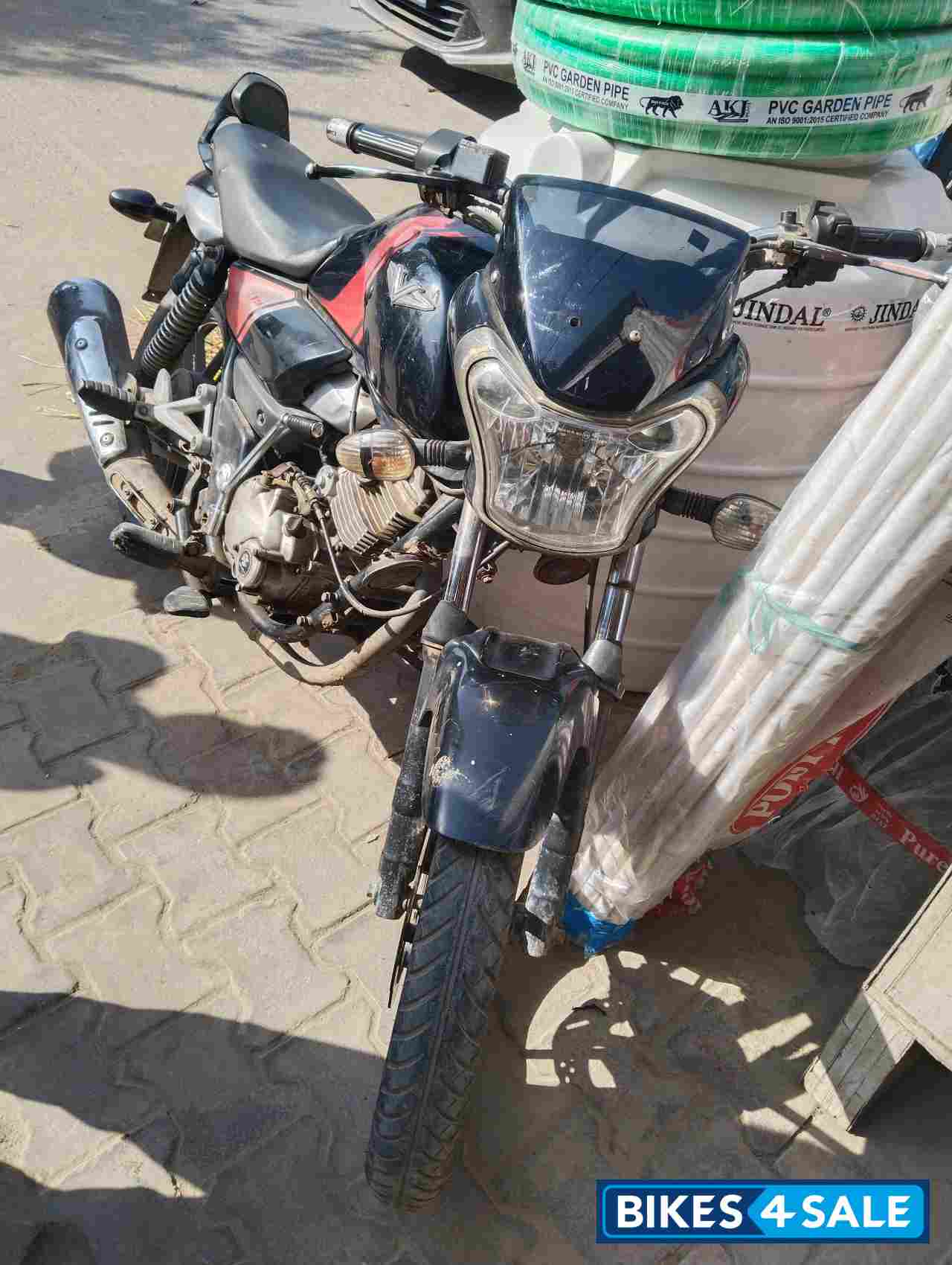 Bajaj V15