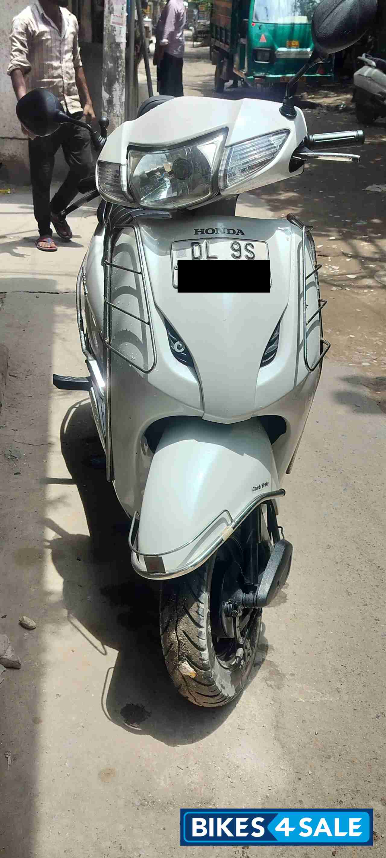White Honda Activa
